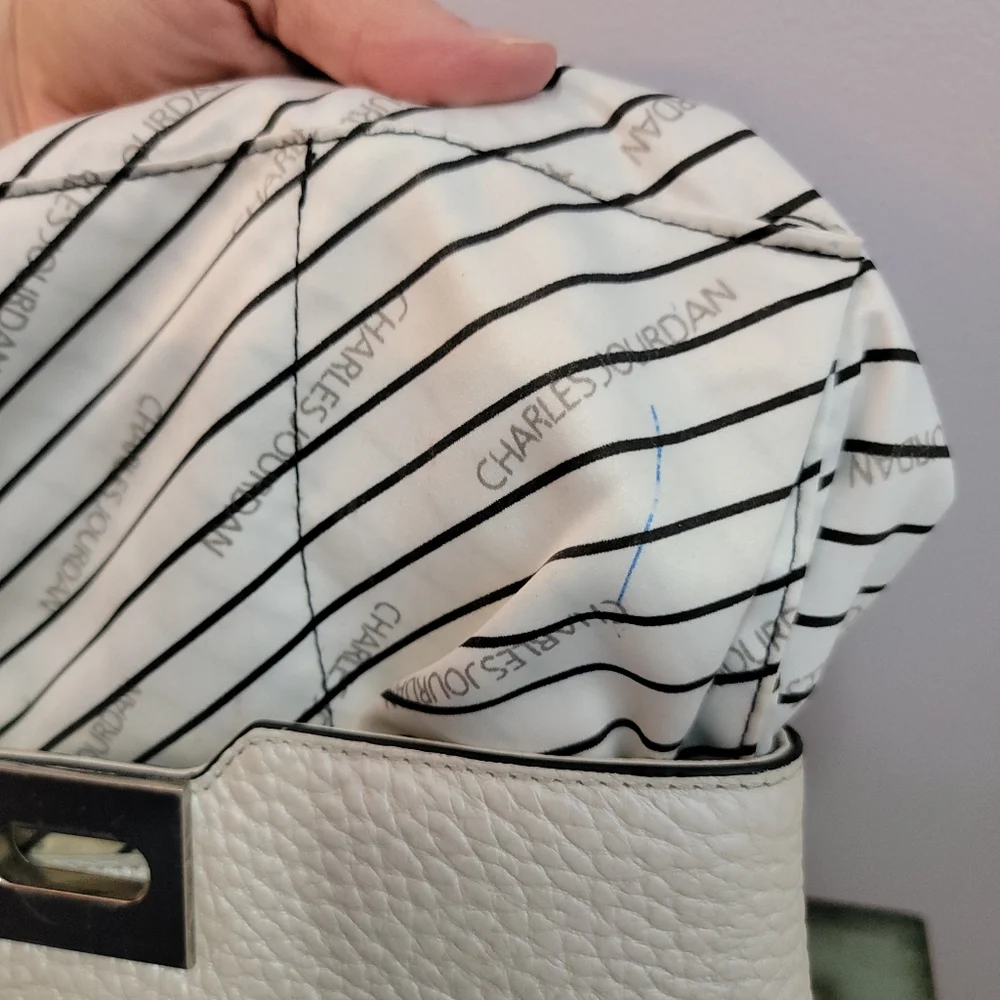 Charles Jourdan White Pearl Pebble Leather Purse - Picture 13 of 16